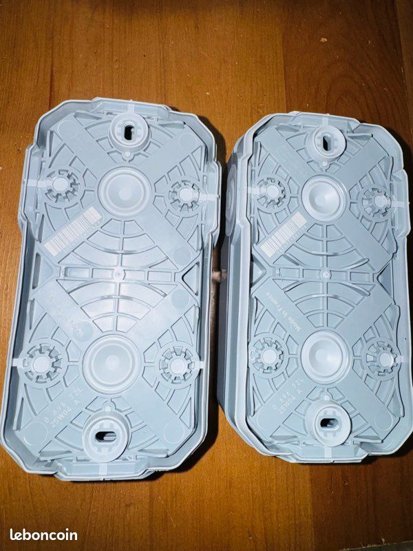 Boîtier Saillie étanche Plexo 2 Postes Horizontaux Et Verticaux Sans Cloison Avec 4 Embouts Membrane Sable 069867l