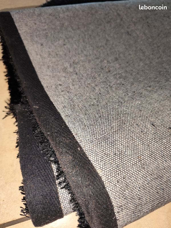 Tapis noir à poils longs brillants (image 5)