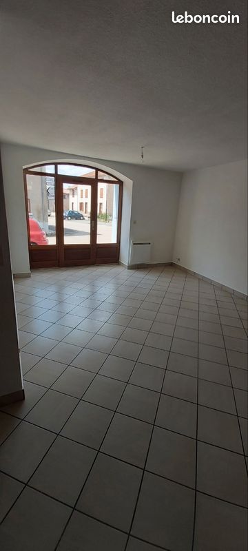Maison 3 pièces 75 m² · à Pommiers-en-Forez · 75 m² · 540 €