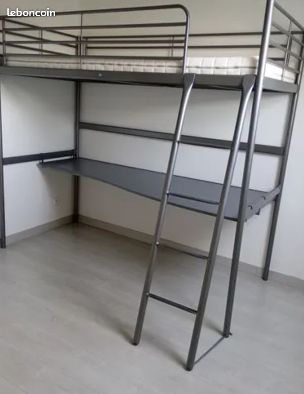 lit mezzanine avec bureau en acier gris Ikea