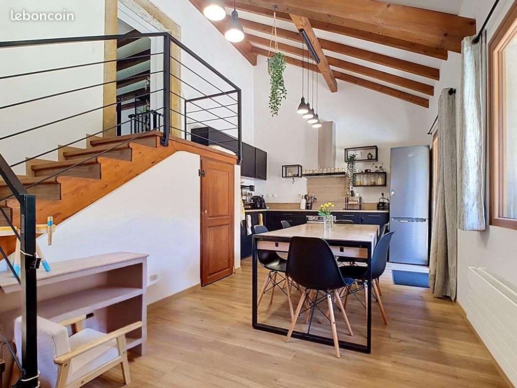 Maison 5 pièces 104 m² · à Perrignier · 104 m² · 460 000 €