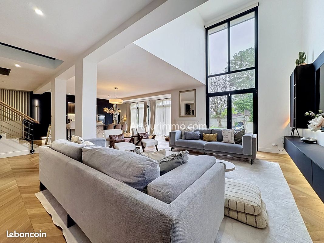 Maison 8 pièces 227 m² · à Yerres · 227 m² · 799 000 €