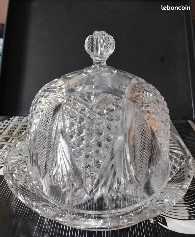 Cloche à Fromage Ancienne En Verre - Diamètre 16,5 Cm, Rose Foncé, Occasion