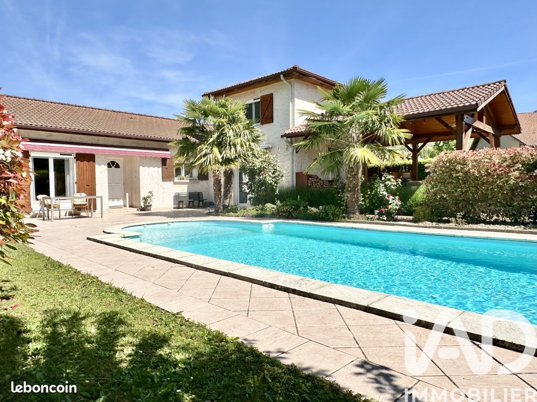 Maison 5 pièces 141 m² · à Voiron · 141 m² · 465 000 €