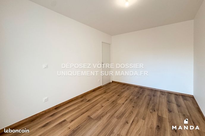 https://img.leboncoin.fr/api/v1/lbcpb1/images/6e/78/2a/6e782a19403f8f518a5c5a1af616f8c241ab91bf.jpg?rule=ad-image
