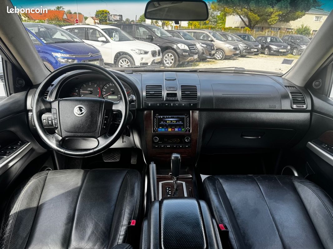 Ssangyong Rexton II 2.7 Xdi 163 CV / 4x4 / BOITE AUTOMATIQUE / CUIR / CLIM AUTO / ATTELAGE (image 10)
