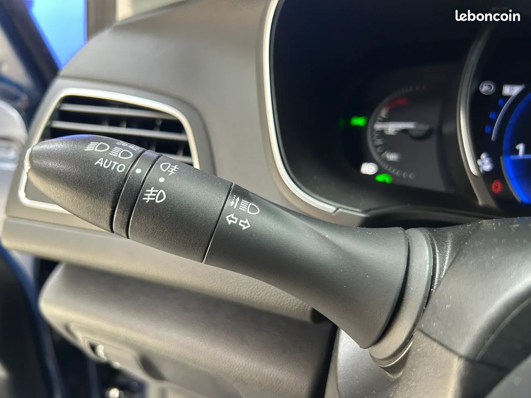 RENAULT Megane 1.3 140ch INTENS - 2020 - CarPlay - Boîte auto - Attelage - Caméra De Recul - Régulateur - Lumière D'Ambiance - Carte Main Libre (image 33)