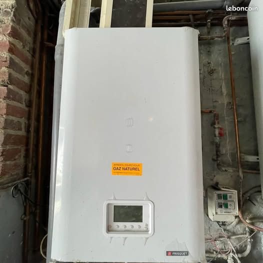 Chaudière HYDROCONFORT Condensation Visio 20 kW/50l - FRISQUET - A4AJ20160