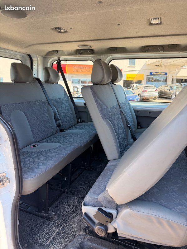 Opel Vivaro 1.9 DCI 82 cv 9 places 1ere Main (image 6)
