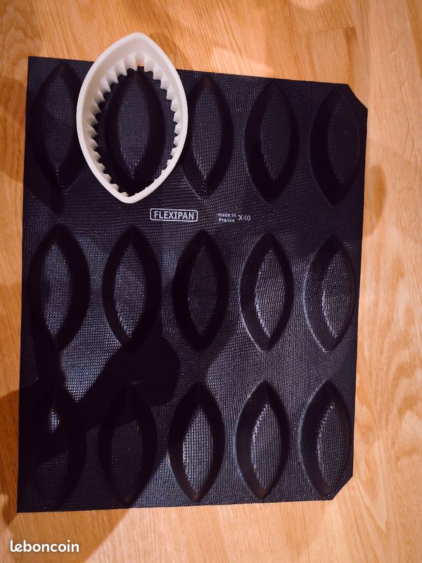 Moule Silicone 48 Demi-sphères 4,8 cm x H 2 cm Flexipan - , Achat, Vente