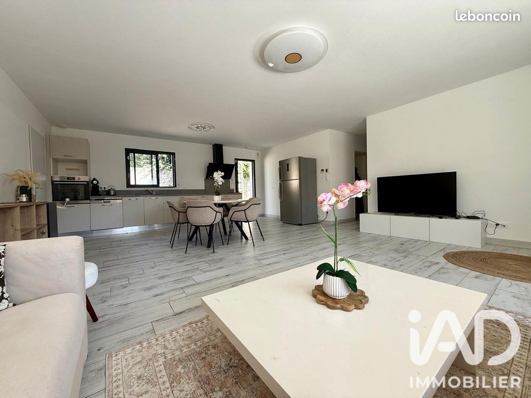 Maison 4 pièces 117 m² · à Vacqueyras · 117 m² · 339 000 €
