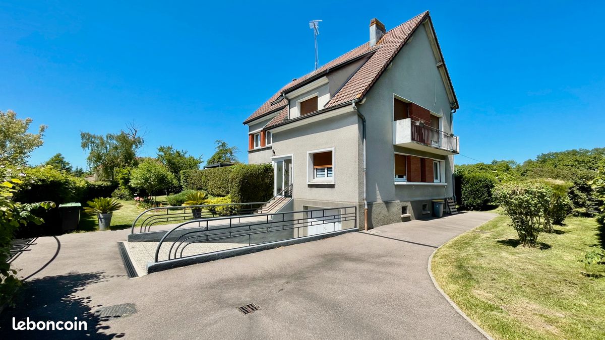 Maison 10 pièces 238 m² · à Vincey · 238 m² · 344 000 €