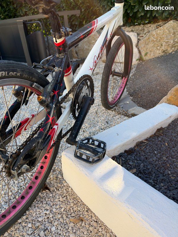 Bmx race pro redline blanc / rouge / noir – 150 à débattre (image 4)