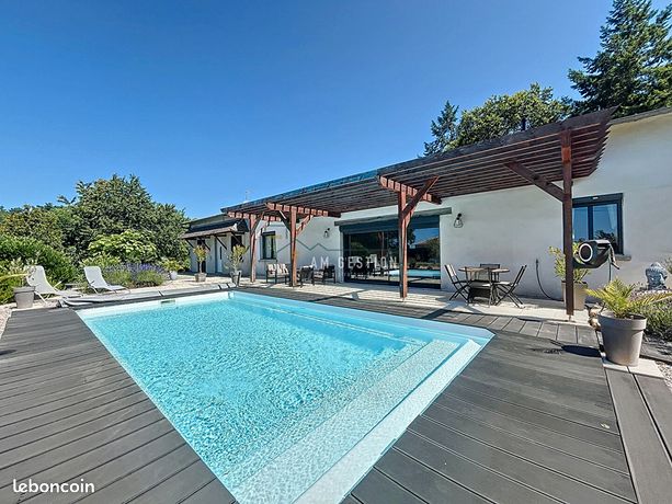 Maison 9 pièces 240 m²