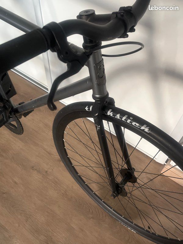 Single speed Felt brougham (image 3)
