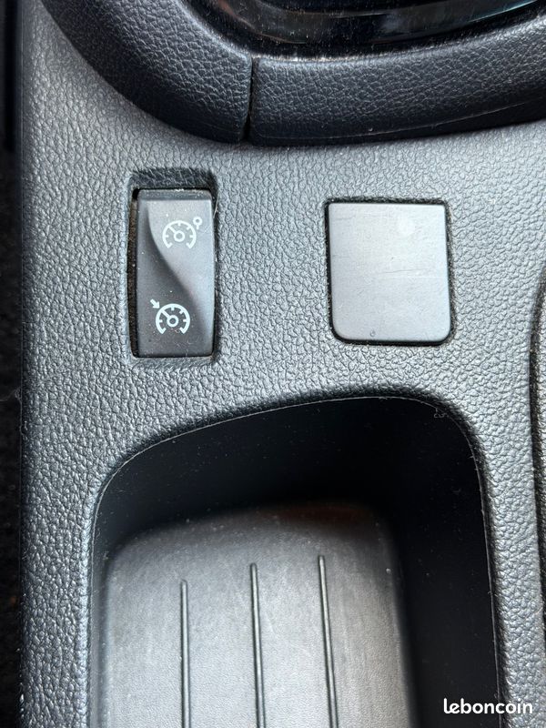 RENAULT CLIO 1.2 75 LIMITED COURROIE OK/ ENTRETIEN Ok (image 6)