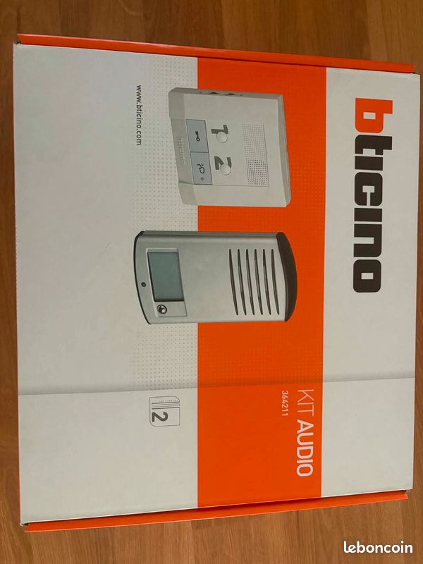 Kit Interphone Audio BTICINO 364211 – Neuf, Fiable Pour Maison Ou Immeuble