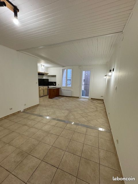 Appartement 1 pièce 34 m² · à Lodève · 33,6 m² · 340 €