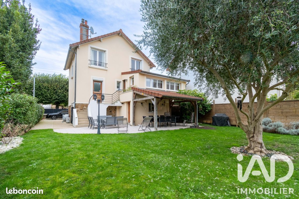 Maison 6 pièces 137 m² · à Villeneuve-le-Roi · 137 m² · 469 000 €