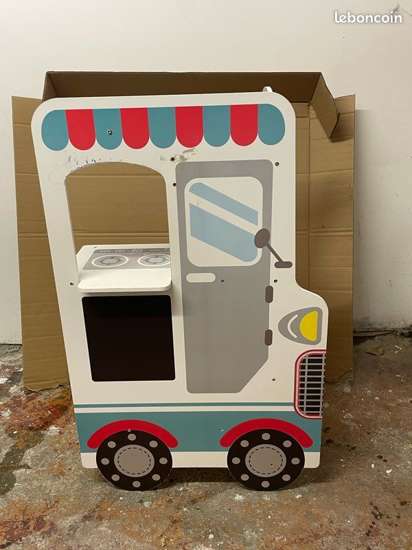Cuisine enfant très bon état + accessoires (image 2)