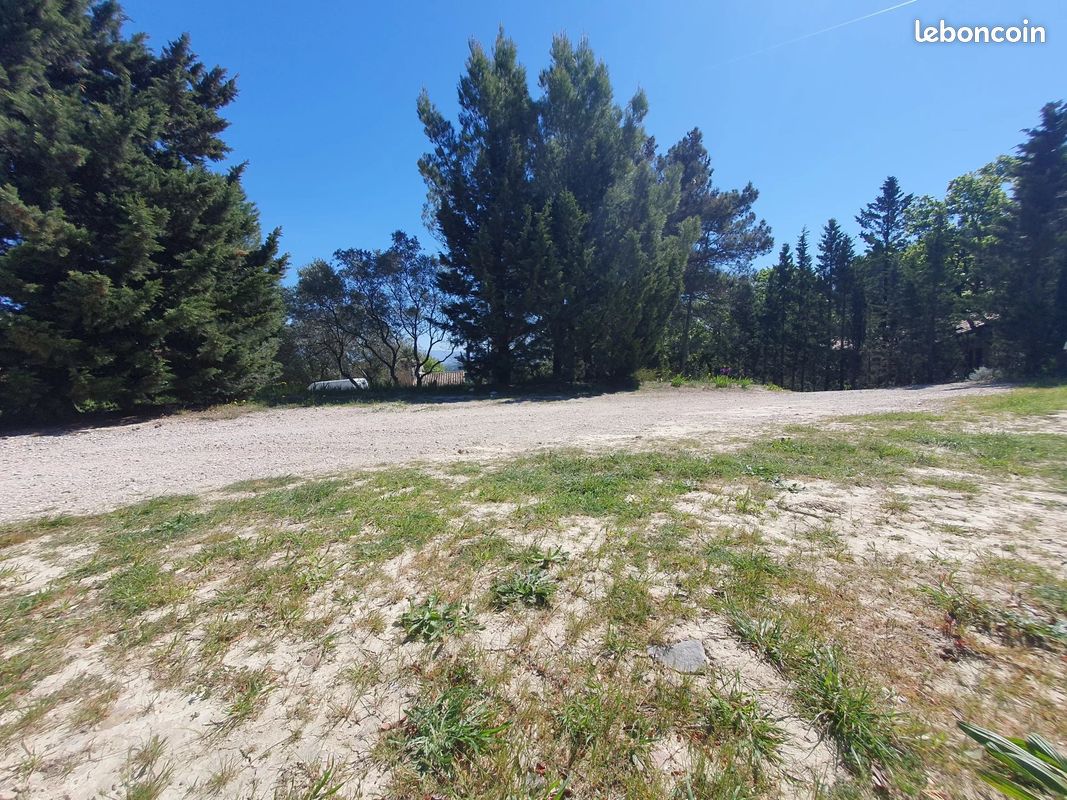 Terrain 1037 m² · à Caumont-sur-Durance · 1 037 m² · 199 000 €