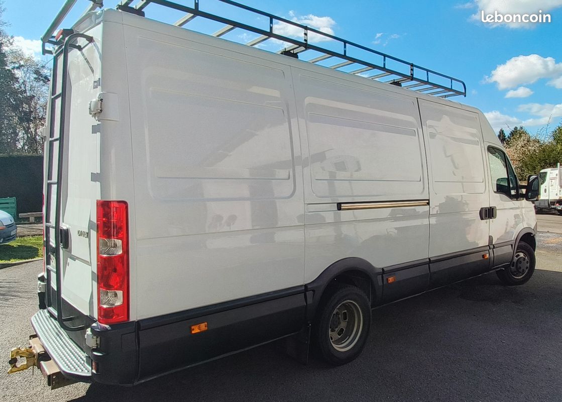 Fourgon iveco 35c13 (image 2)