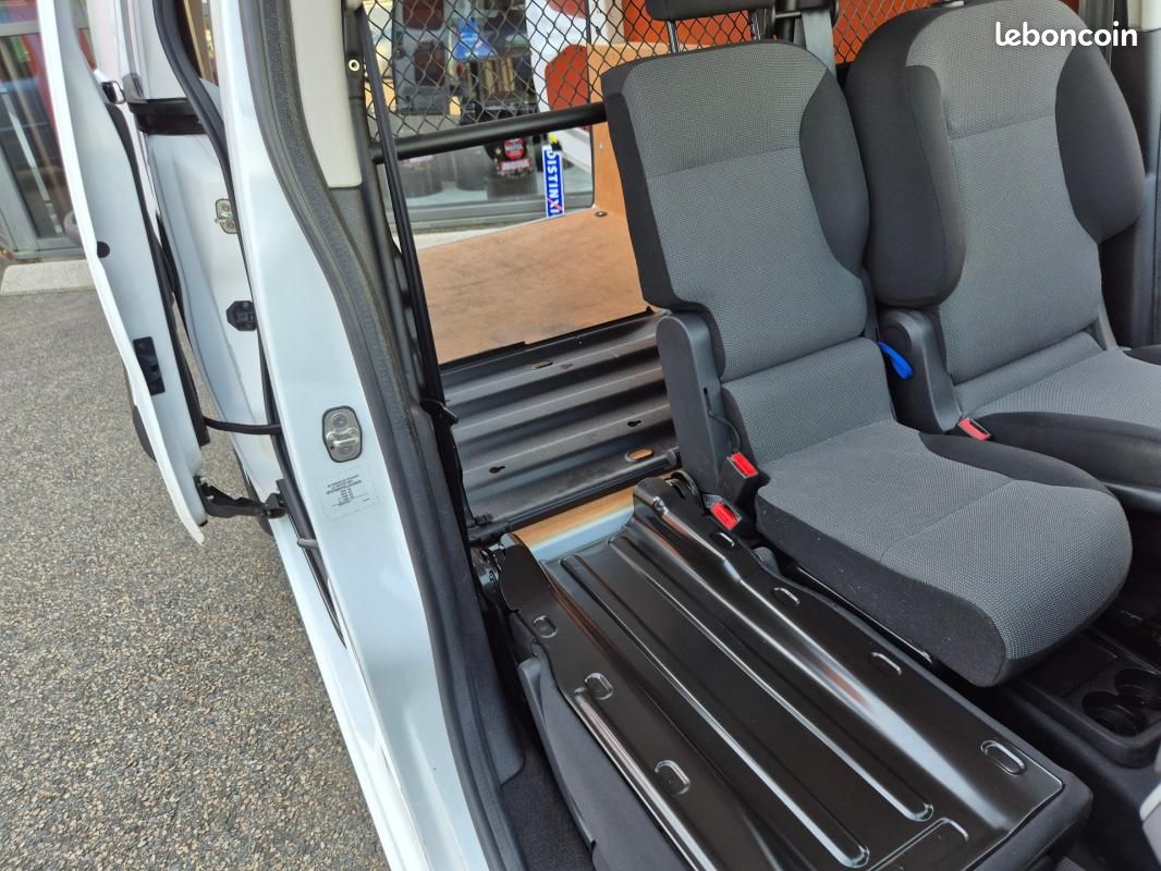 Peugeot Partner FOURGON STANDARD 1.6 BLUEHDI 100 S&S BVM5 PREMIUM (image 34)