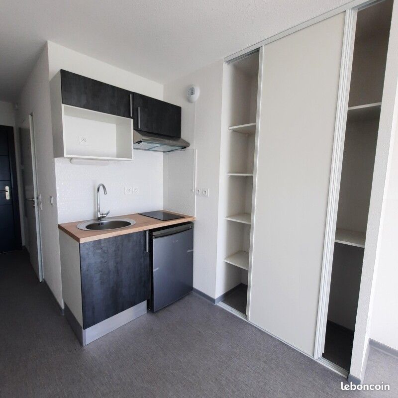 Appartement 1 pièce 18 m² · à Nîmes · 18 m² · 341 €