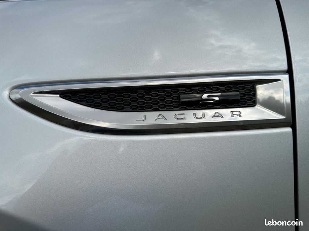 JAGUAR E-PACE D180 AWD R-DYNAMIC S BVA8 180Ch Toit panoramique Garantie 12 mois (image 19)