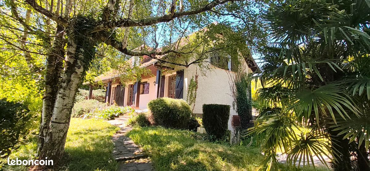 Maison 5 pièces 130 m² · à Gelos · 130 m² · 335 000 €