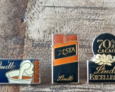 PIN'S PINS BADGE PIN VINTAGE COLLECTION CHOCOLAT TABLETTE