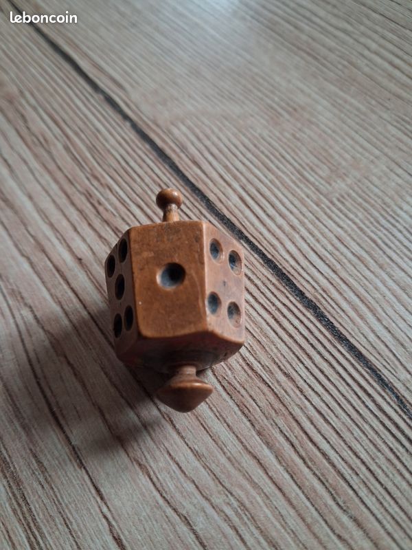 Toupie dé en bois (image 3)