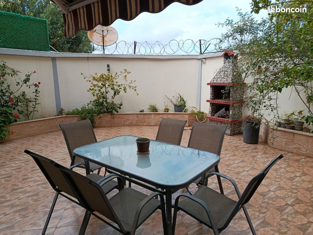 Appartement 5 pièces 154 m² · à Saint-Priest · 154 m² · 220 000 €