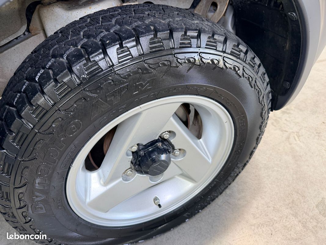 Suzuki jimny 1.3i vvt 85 ch jlx 4 places 4wd / attelage disponible / radio cd / garantie (image 9)