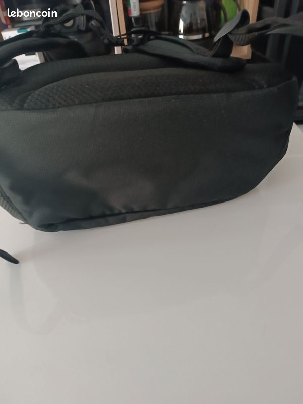 Sac à dos Amazon Basics compartiment 15,6 pouces neuf