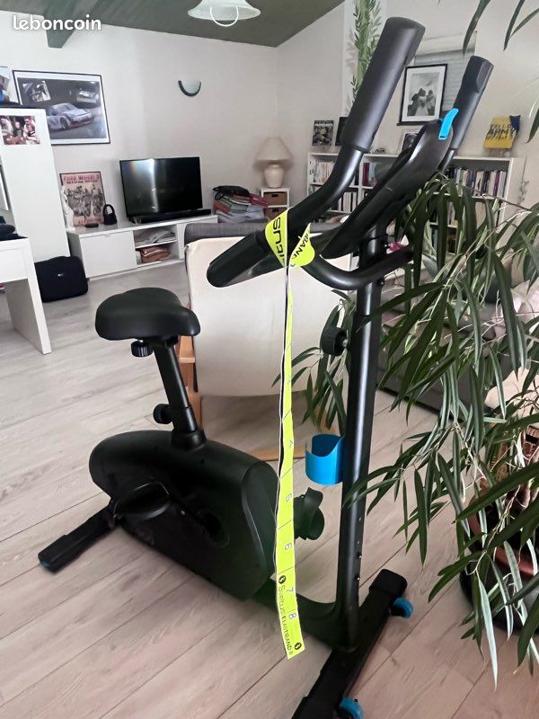 Vélo D'appartement Care – Droit, Magnétique, Avec Programmes Et LCD, Occasion