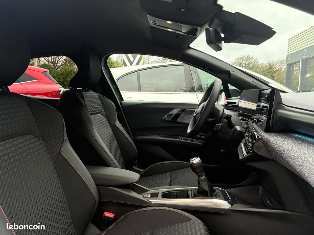 RENAULT CLIO 1.2 Tce - 115 ch VI BERLINE Techno (image 8)