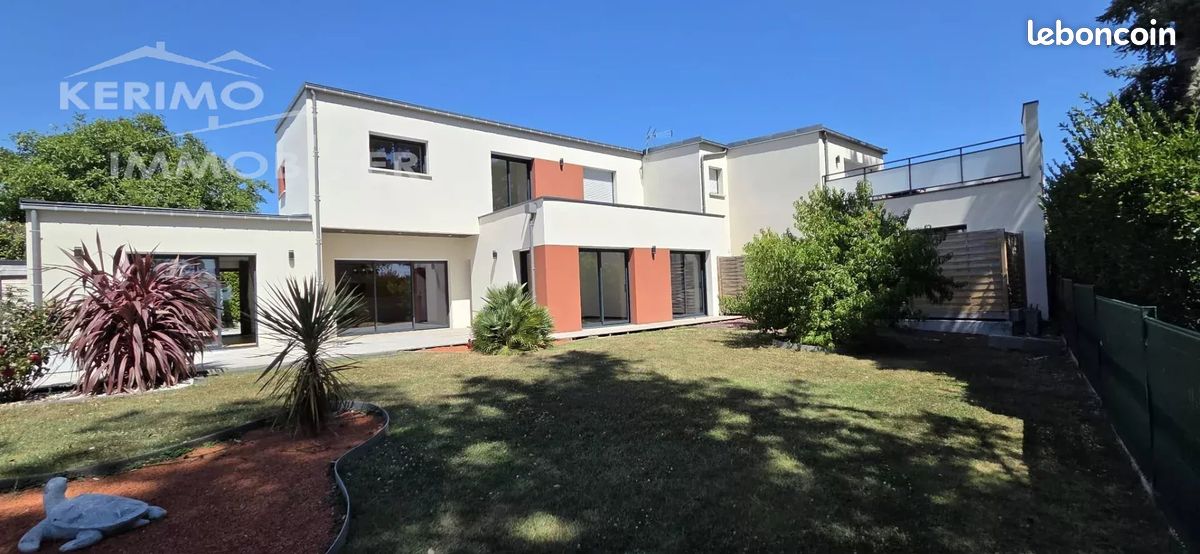 Maison 9 pièces 153 m² · à Binic-Étables-sur-Mer · 153 m² · 1 770 €/mois
