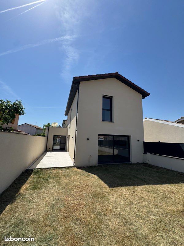 Maison 5 pièces 112 m² · à Vénissieux · 112 m² · 399 000 €