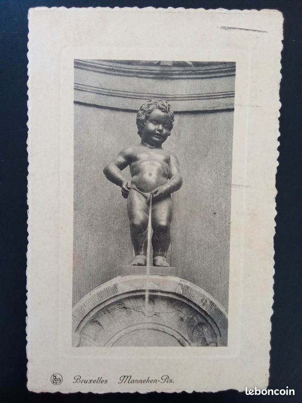 Carte postale ancienne Bruxelles - Manneken-Pis - Édition Ern. Thill - Voyage 1939 (image 1)