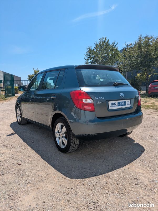Skoda Fabia 2 1.2 12V 60ch Tour de France PREMIERE MAIN (image 2)
