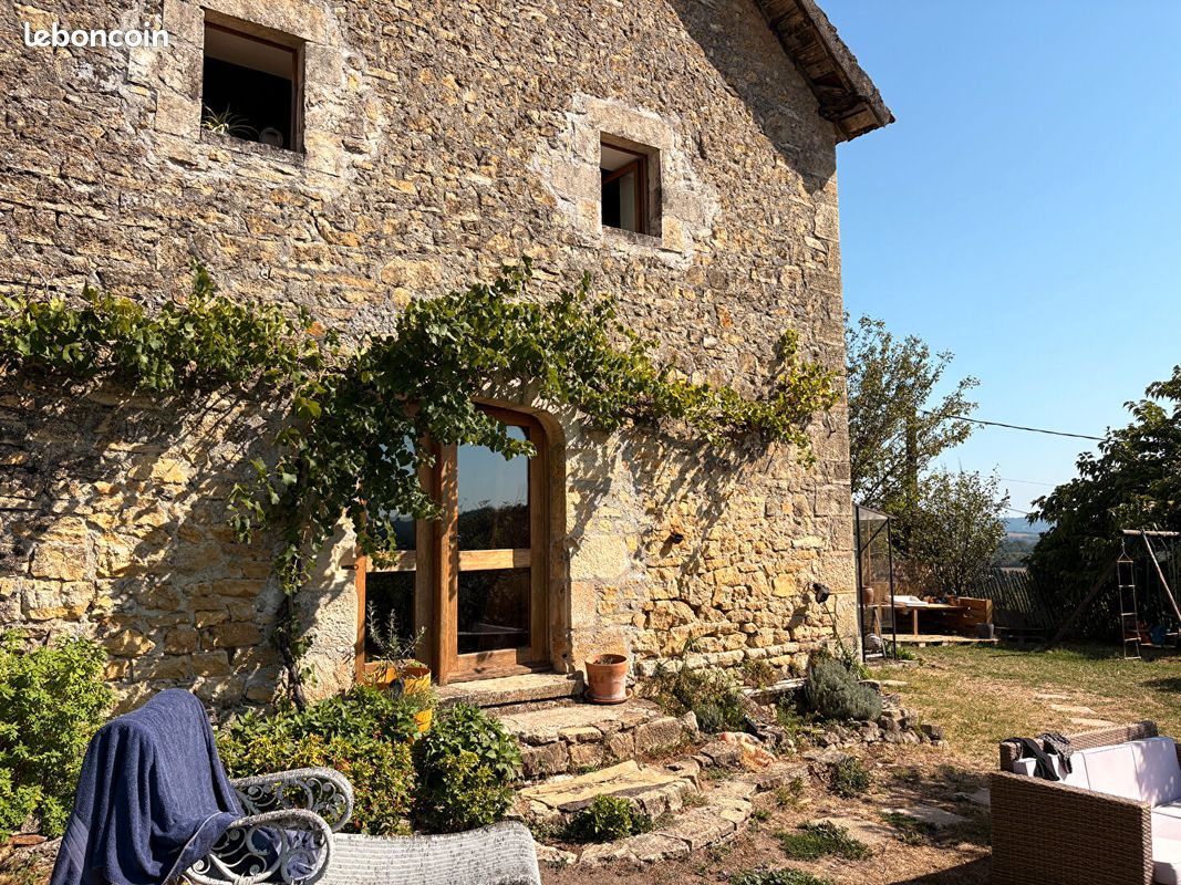 Maison 5 pièces 183 m² · à Saint-Robert · 183 m² · 259 000 €