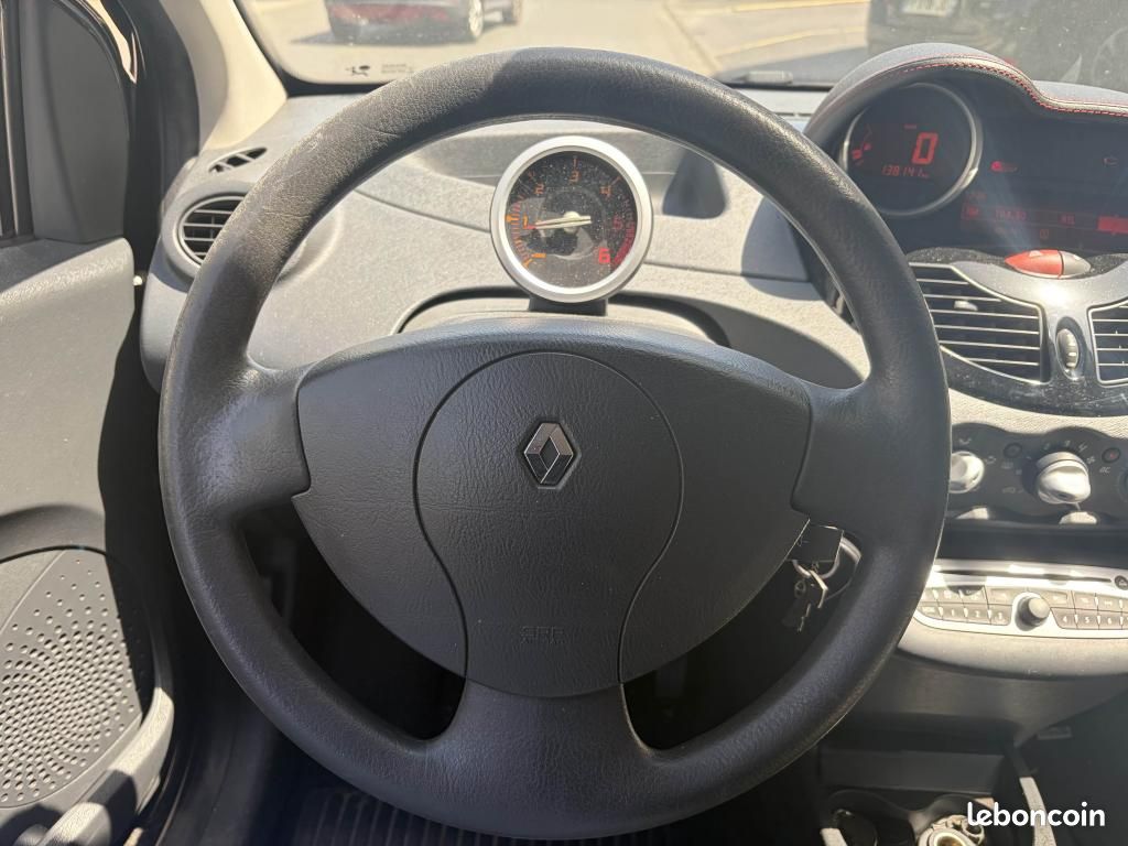 RENAULT TWINGO 1.5 dCi 85CH Euro 5 Authentique / Clim / Jantes alu / (image 14)