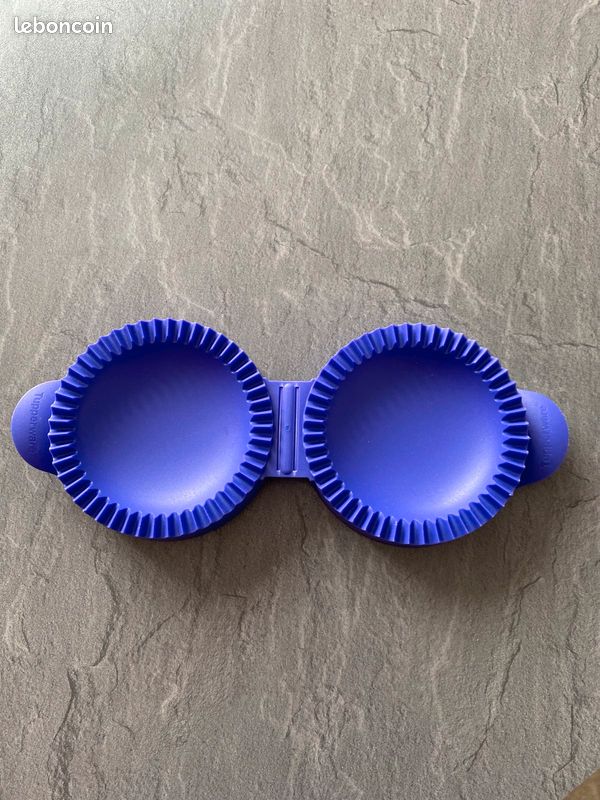 Moule à chausson Tupperware (image 1)
