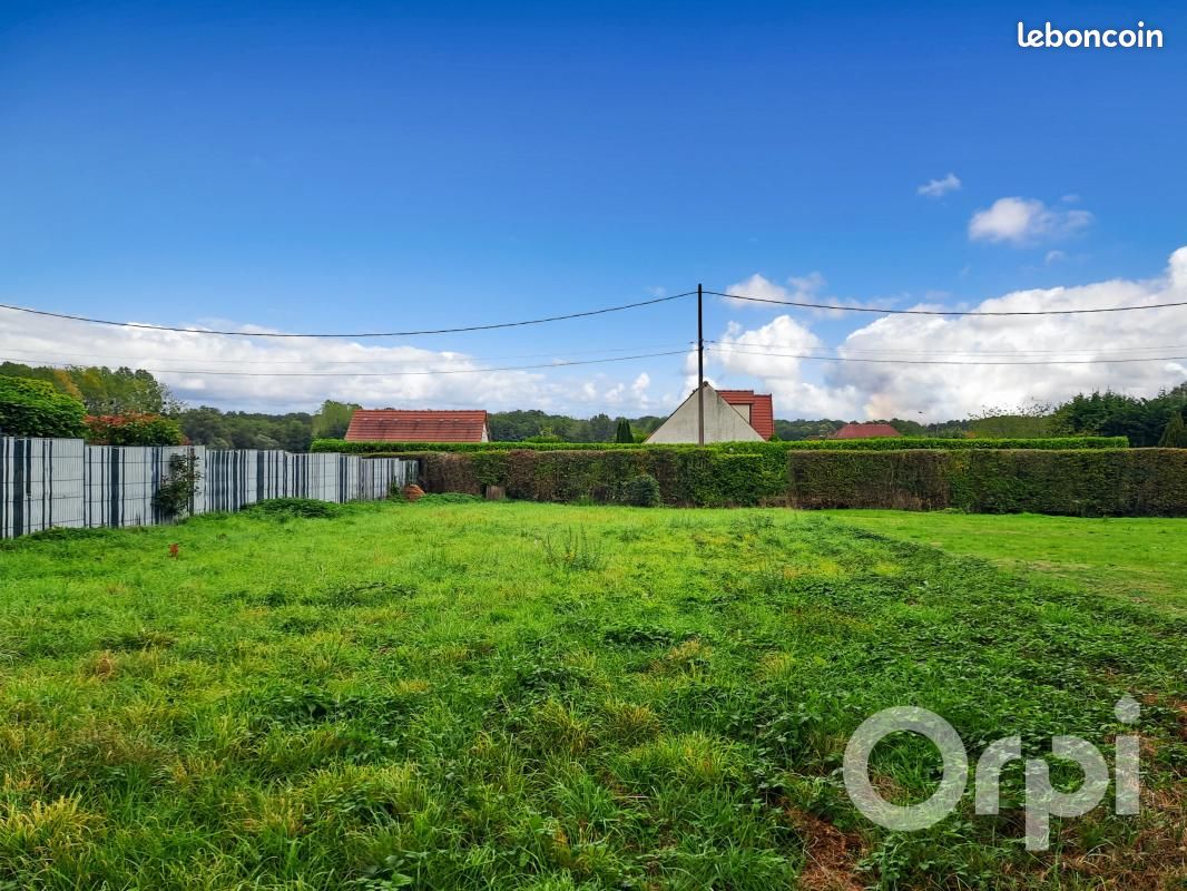 Terrain 951 m² Blacourt · 60 000 €