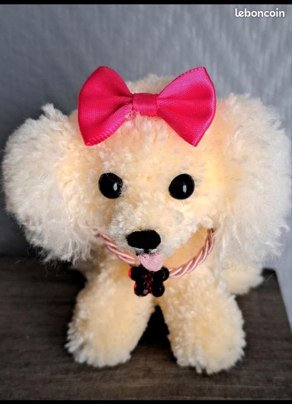 Peluche chien blanc en laine (image 1)