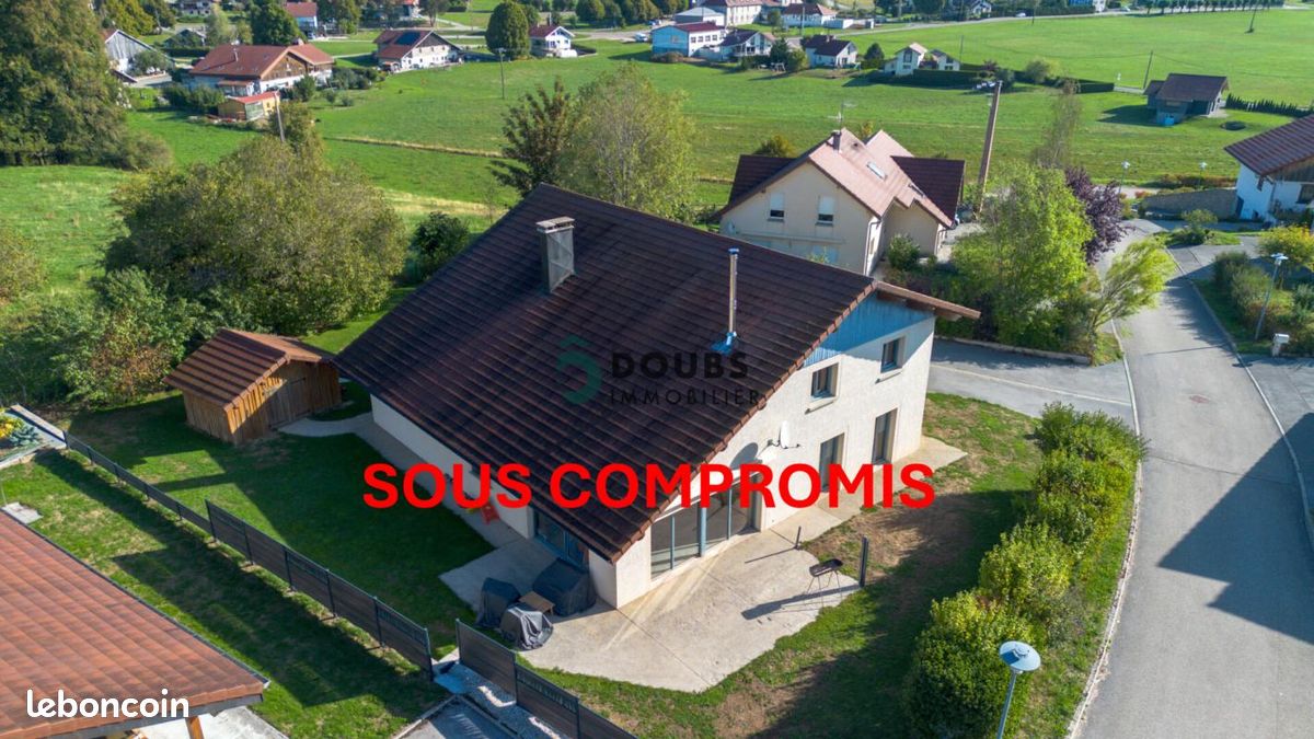 Maison 6 pièces 217 m² · à Fournets-Luisans · 217 m² · 399 000 €