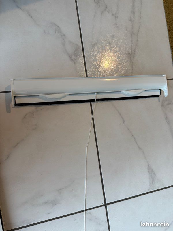 Moustiquaire stores et rideaux neuve jamais utilisée Largeur 59,2 cm x Hauteur 79,2 cm (image 2)