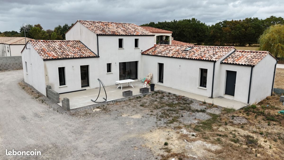 Maison 5 pièces 148 m² · à Froidfond · 148 m² · 300 000 €