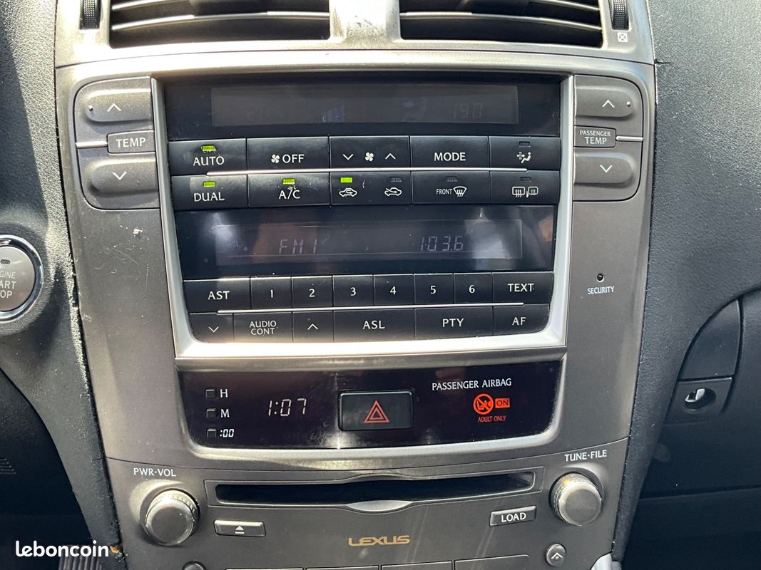 Lexus is 2.2 220d 175ch finition executive / regulateur / suivi (image 17)